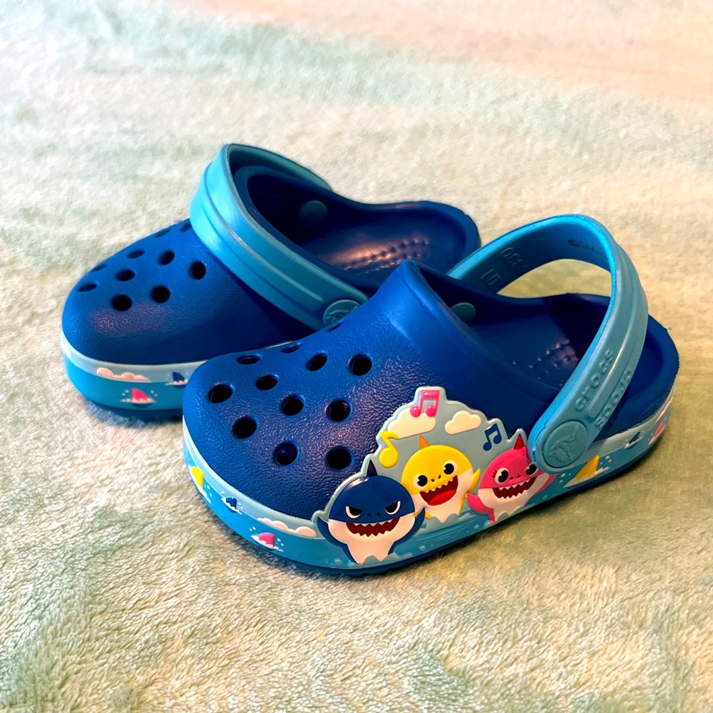 Infant Baby Shark Crocs -4c